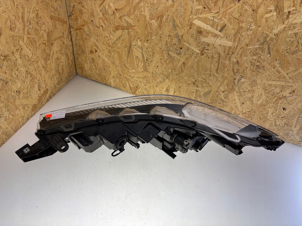 фото №14, Toyota corolla cross 2022 лампы передние