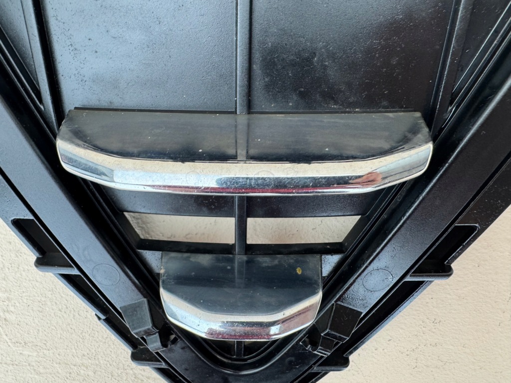 Alfa romeo giulietta 09-12 решётка решётка радиатора радиатора бампера перед 156085889 с Разборки