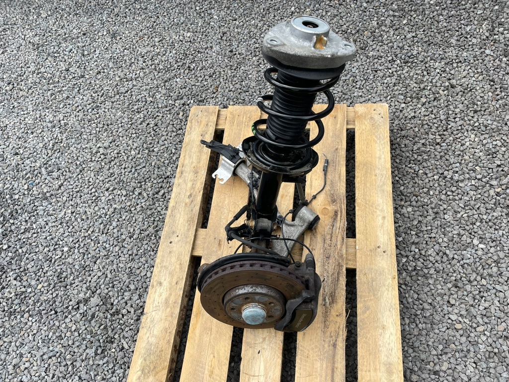 фото №1, Mercedes w246 w242 поворотний кулак перед права підвіска cng electric