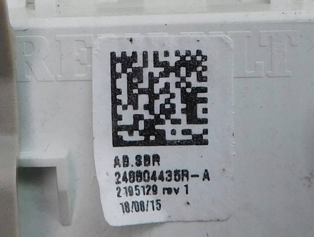 фото №9, Renault captur i 2015r - лампа потолочный