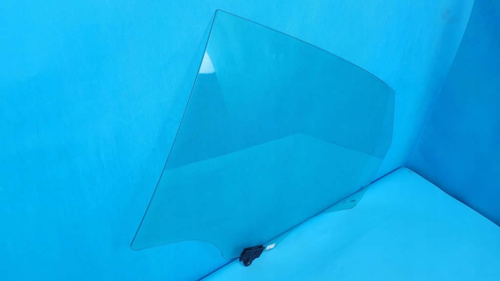 Kia ceed 3 3 21r стекло боковое  дверь левый задний с Разборки