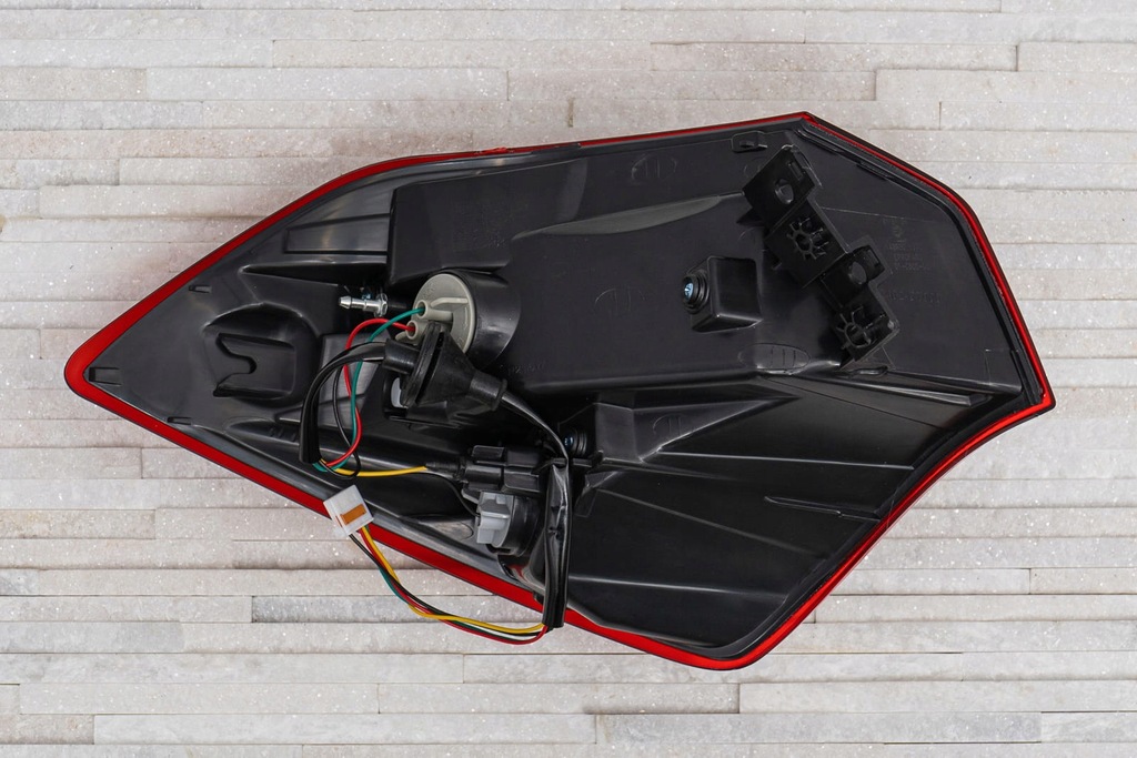 фото №9, Hyundai i20 ii gb 2014-2018 hb кузовна лампа задня права 92402c7000