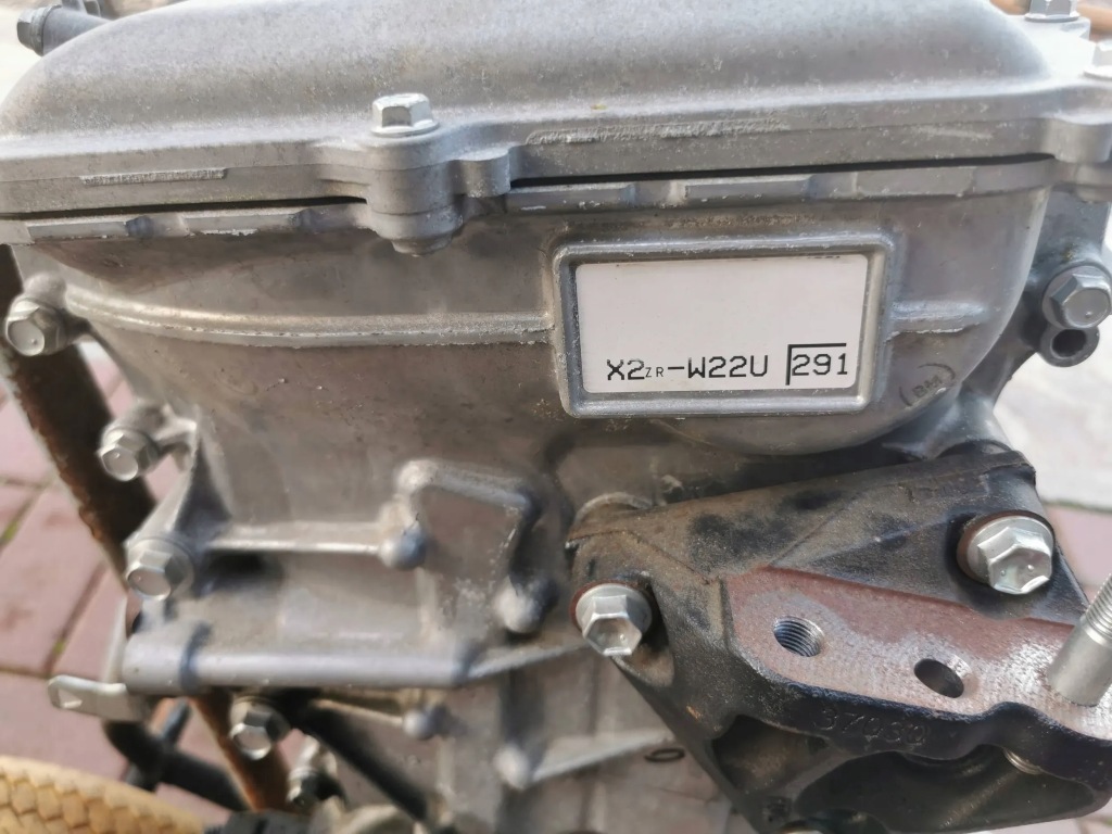 Toyota auris 2 двигатель голый стойку x2zr-w22u 2zr 1.8 гибрид hybrid в Украине