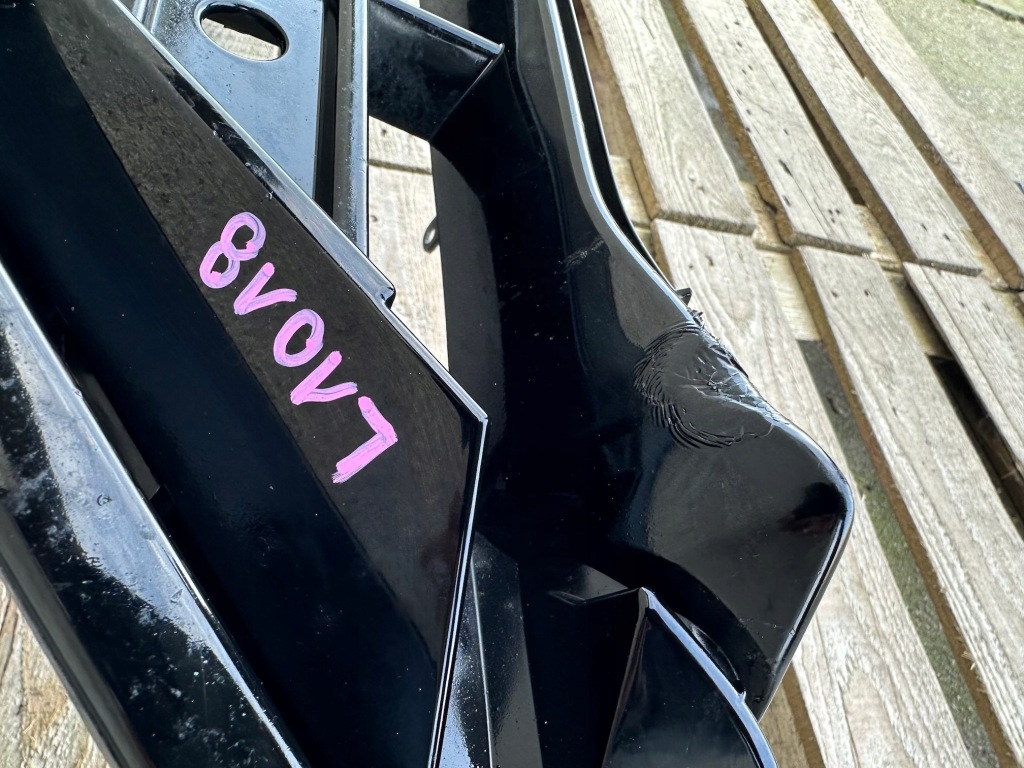 Спойлер решётка решётка  бампер перед volvo xc90 2 рестайлинг  r-design 31663528 Оригинал