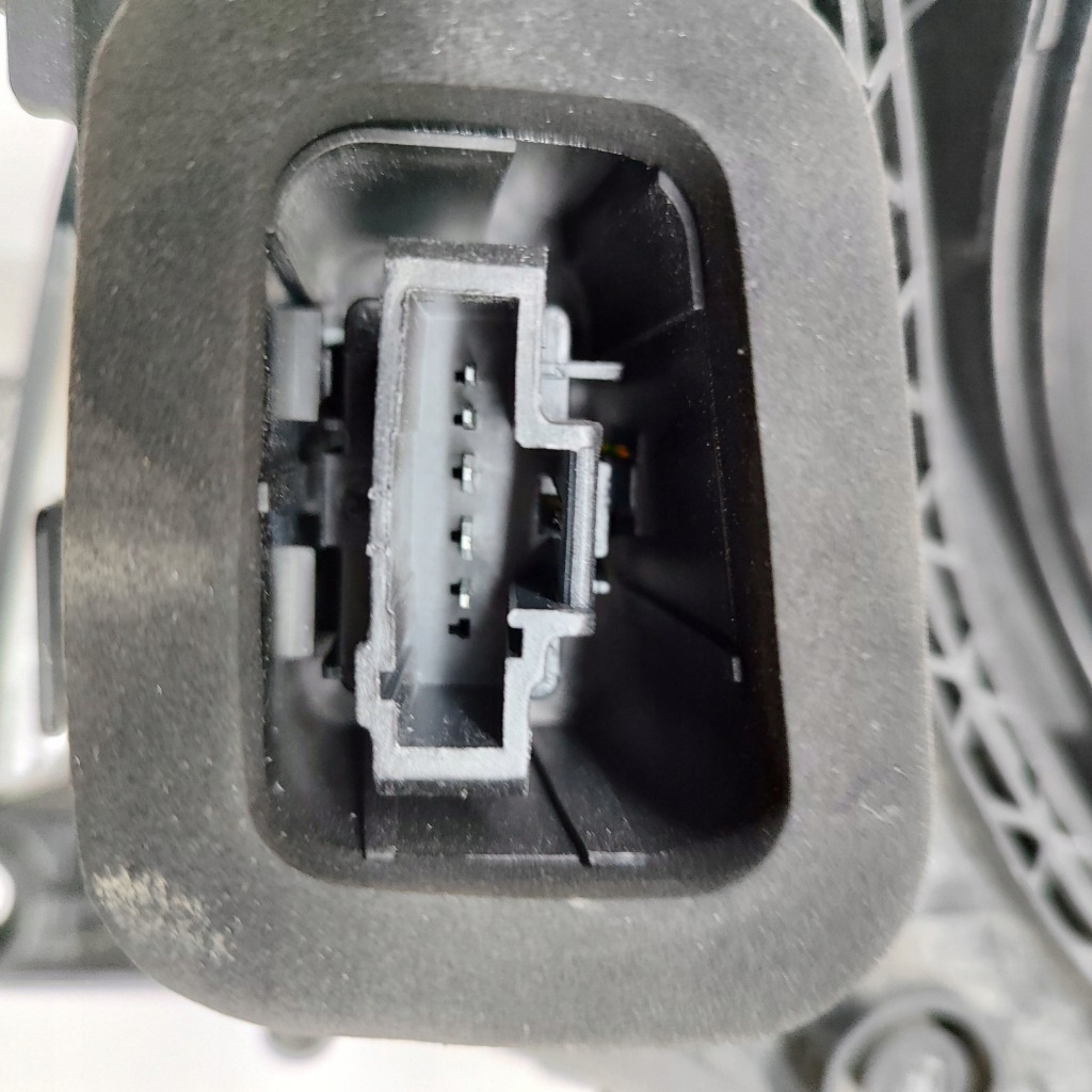 фото №8, Peugeot 3008 i 2014 левая сторона лампа задняя