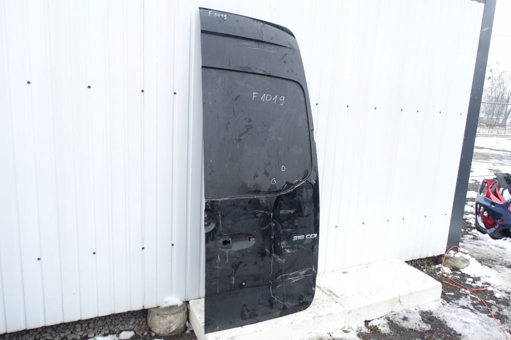 Mercedes sprinter w910 w907 2018- дверь правый  задний правое  задняя Цена