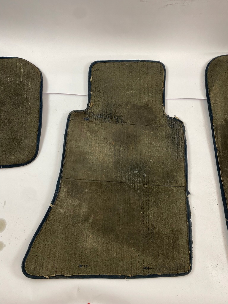 Коврики комплект  велюровые перед задний  правый левый mercedes w124 niebieskie granat Киев