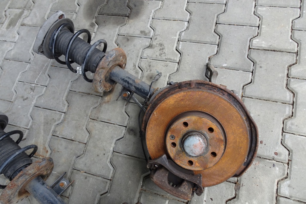 фото №3, Mercedes w176 поворотный кулак амортизатор правый