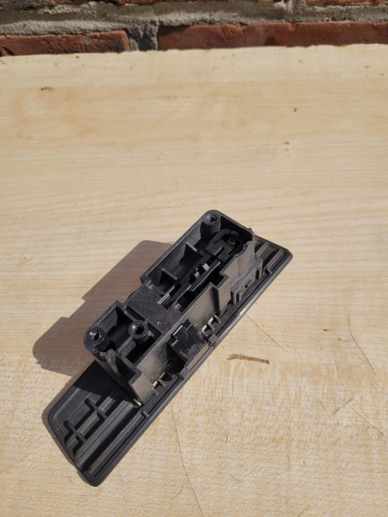 фото №6, Jeep grand cherokee wk 5-10 ручка бардачка кронштейн