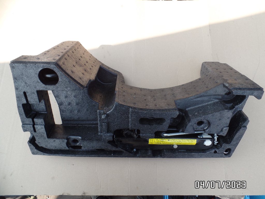 фото №1, Домкрат набір vw passat b6 kombi 3c5012115d