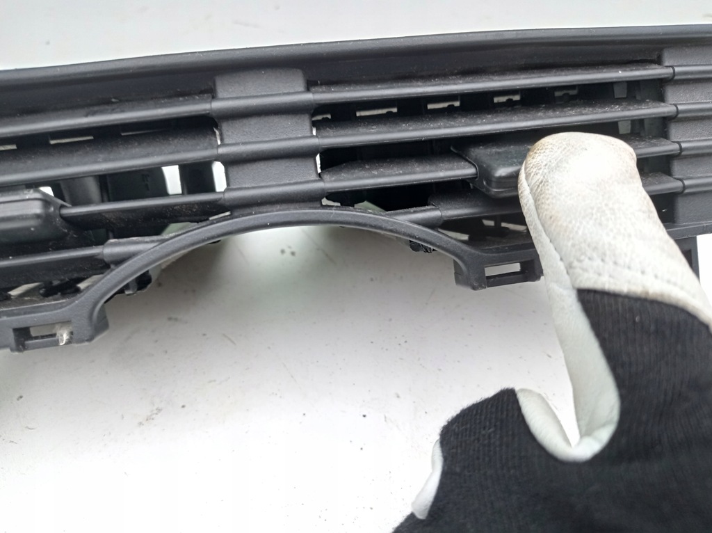 фото №7, Решётка панель обдув кондиционера mazda rx8 rx-8