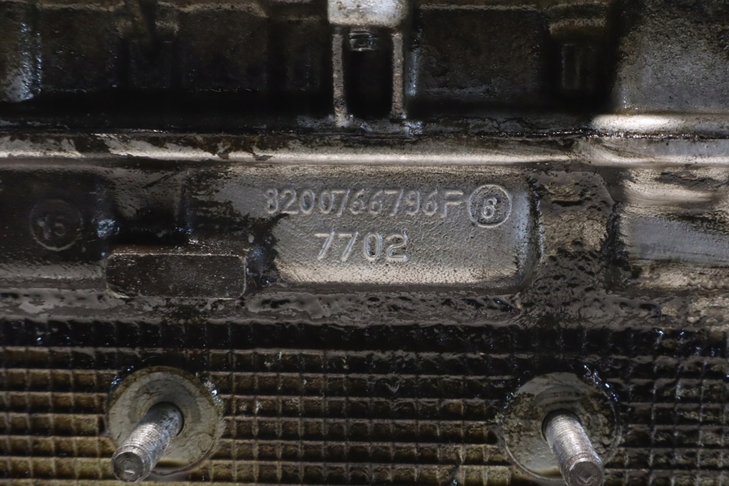 Головка двигателя renault fluence lift 1.6 8200766796f Недорого