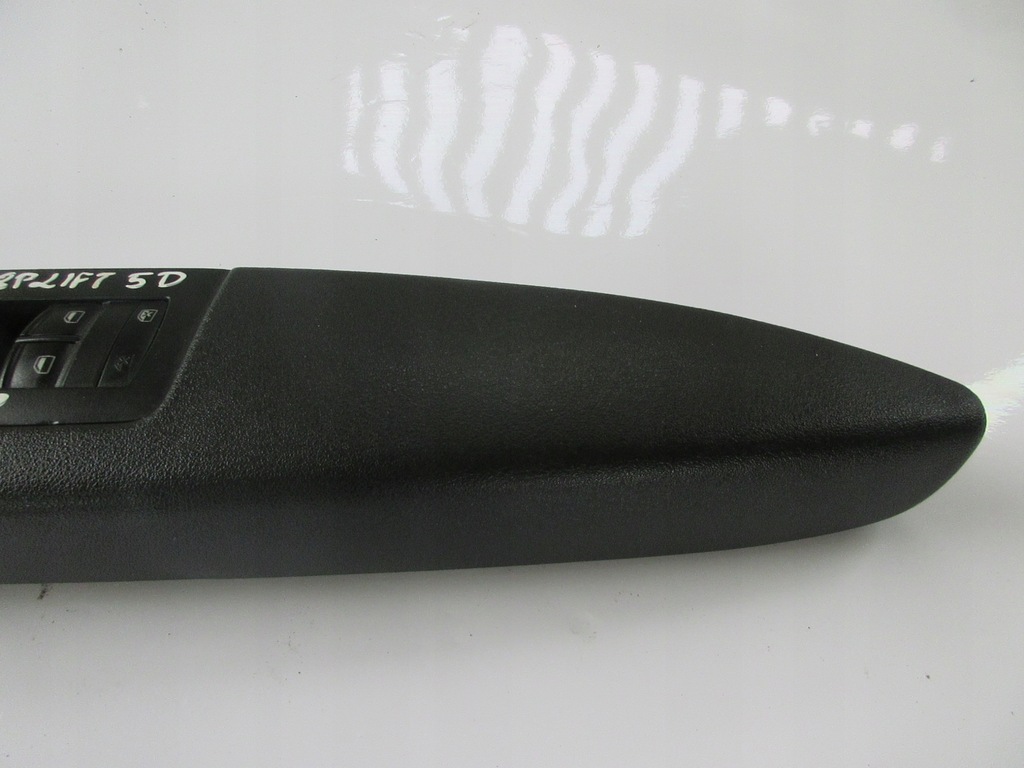 фото №4, Підлокітник правий перед a3 8p lift 5d uk