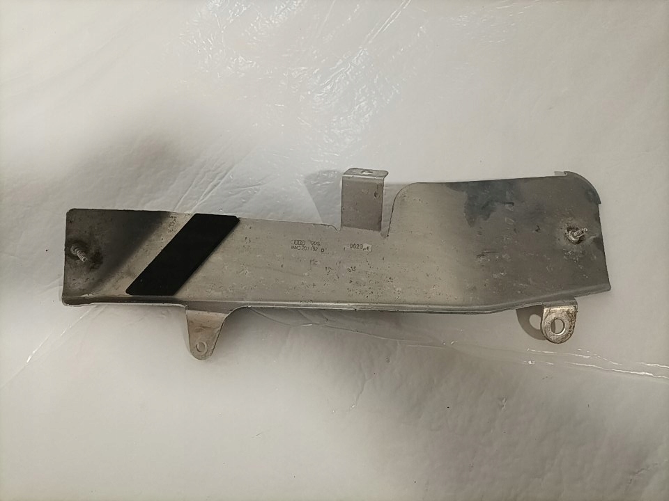 фото №1, Audi a4 b9 lift защита кронштейн 8w0201192d