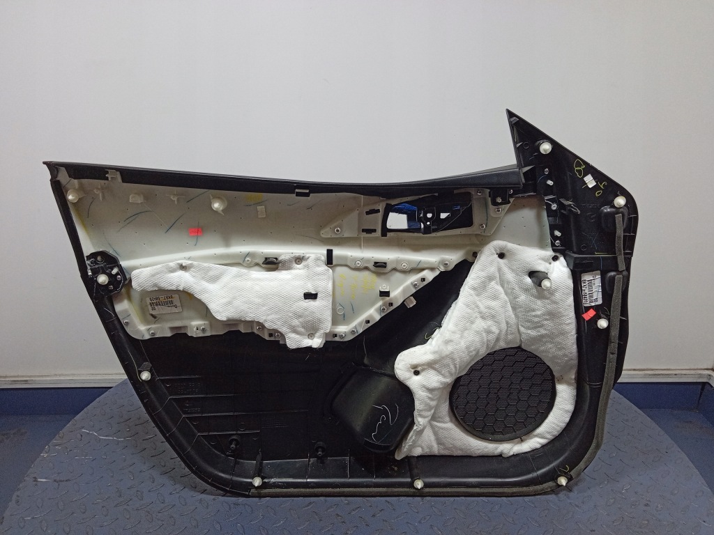 фото №2, Mazda 3 bm hb обшивка двері перед правий bjs7-6843z