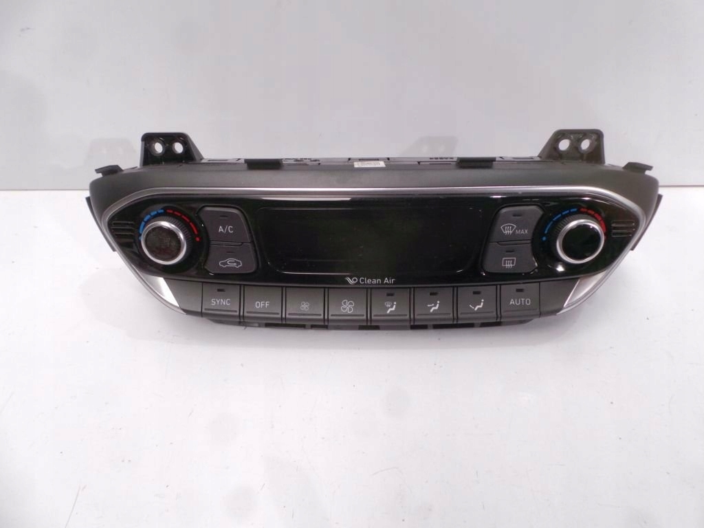 фото №1, Hyundai i30 iii 2018 панель управление кондиционера