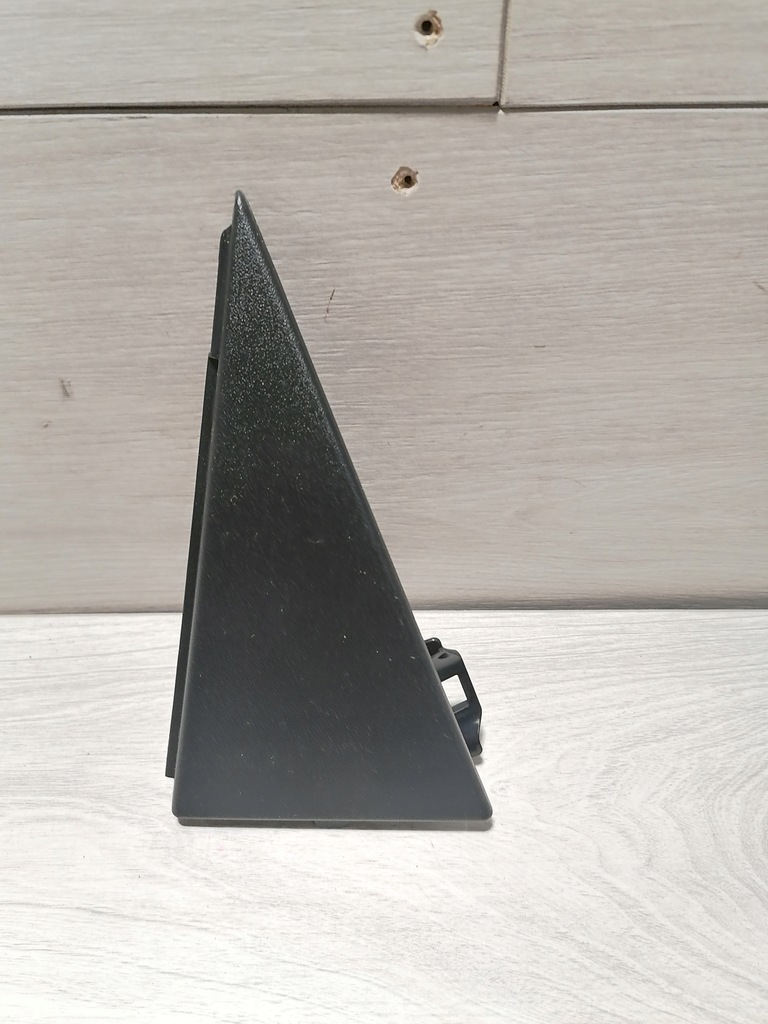 фото №1, Seat arona 2019 защита треугольник дверь правый задняя