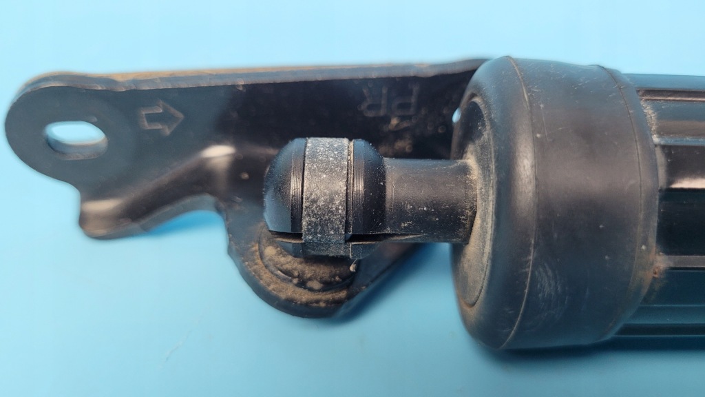 фото №5, Toyota rav4 v 19r привод амортизатор крышки багажника правый 68910-42060