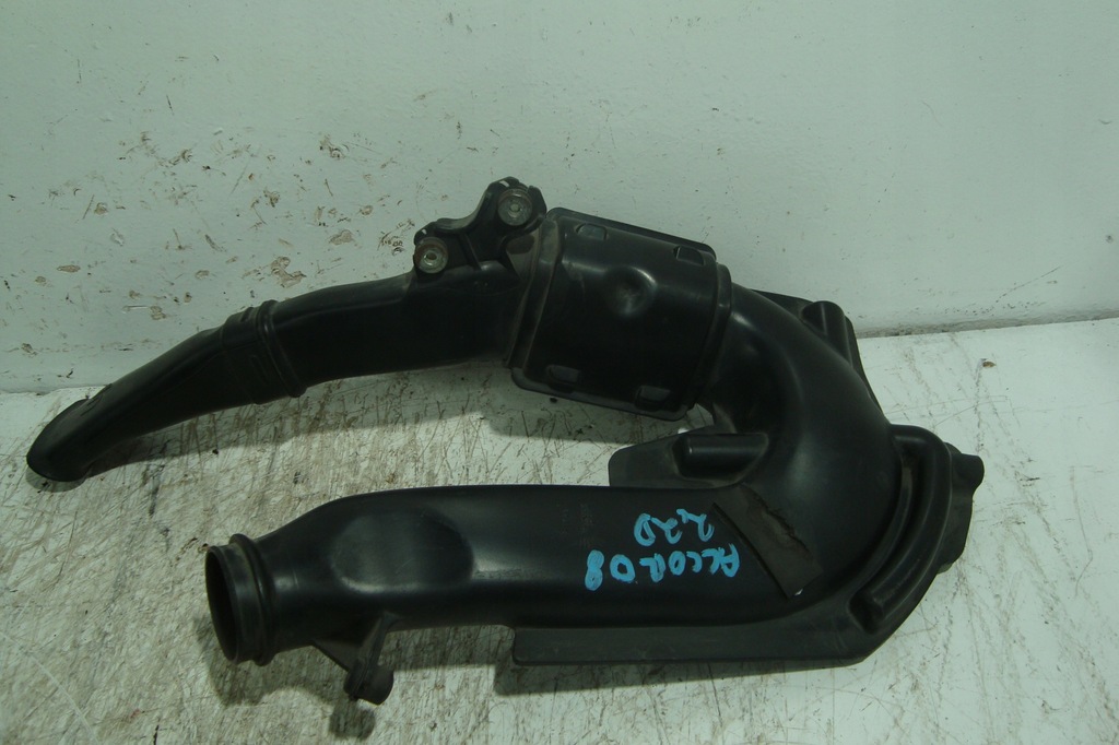 фото №3, Резонатор воздухозаборник труба ловушка honda accord viii 2,2 cdti 08-14