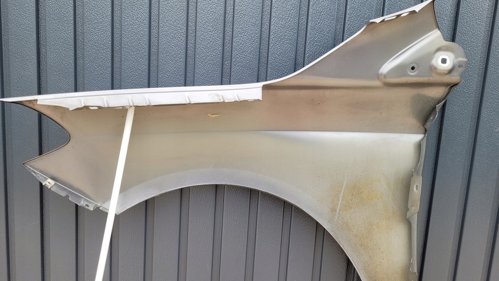 Mercedes b-klasa w246 крила перед передній правий Оригінал