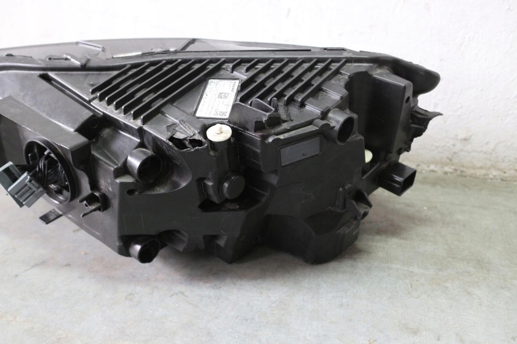 Лампа full led правая правый перед volvo xc60 ii рестайлинг  32338979 Недорого