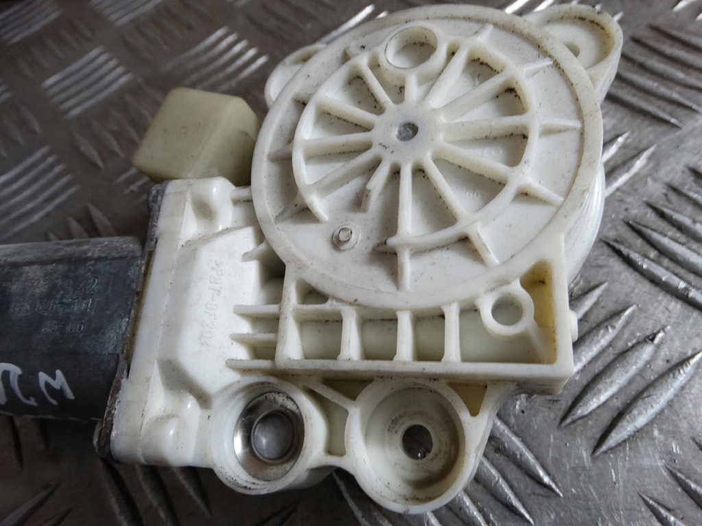 фото №4, Моторчик скло лівий перед mercedes w211