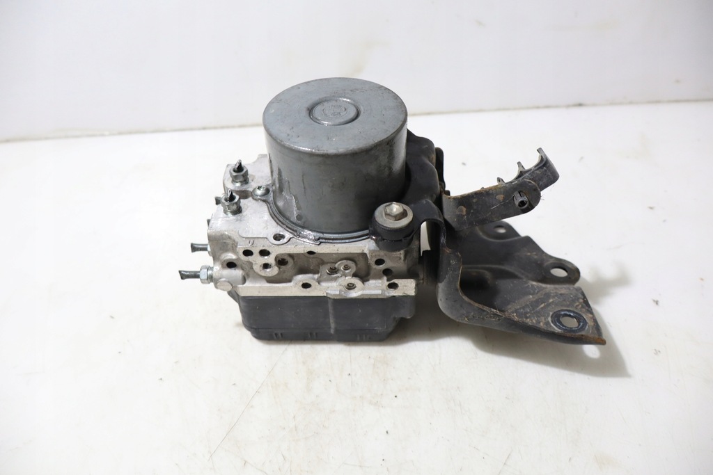 фото №1, Насос abs toyota rav4 iii lift 2.2d4d