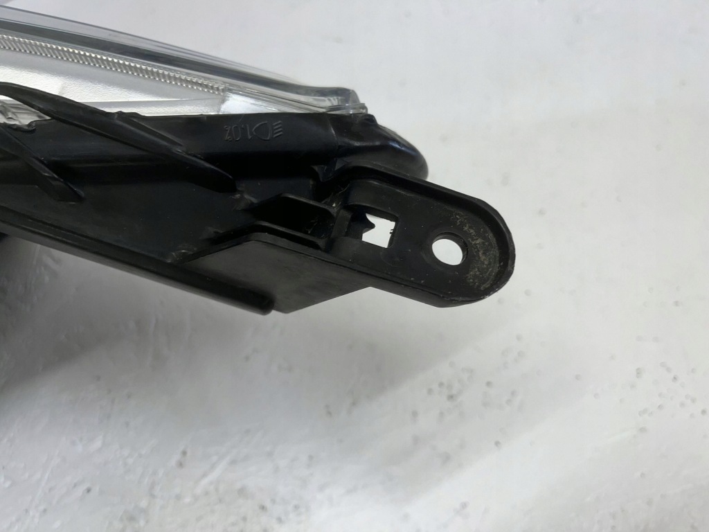 Toyota hilux viii 2015 - фара правый передний линза led 060719-2 org Недорого