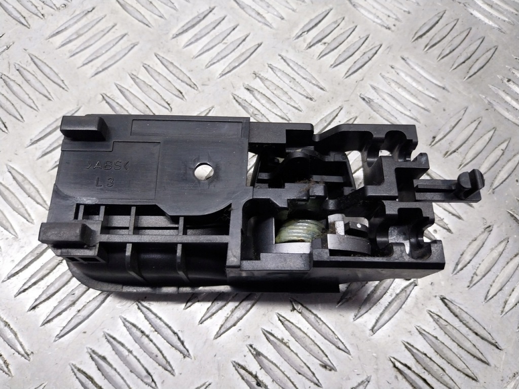 Ручка левая передняя внутренняя opel agila b 1.2 Цена