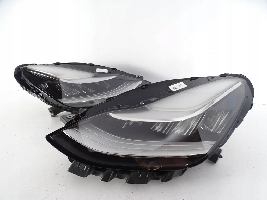 фото №1, Лампа перед передняя левая tesla 3 full led