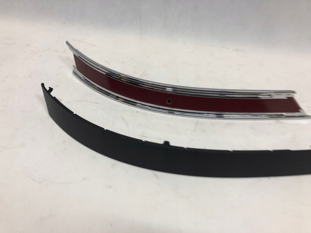 фото №1, Mercedes w221 молдинг левый лампы оригинальный новый