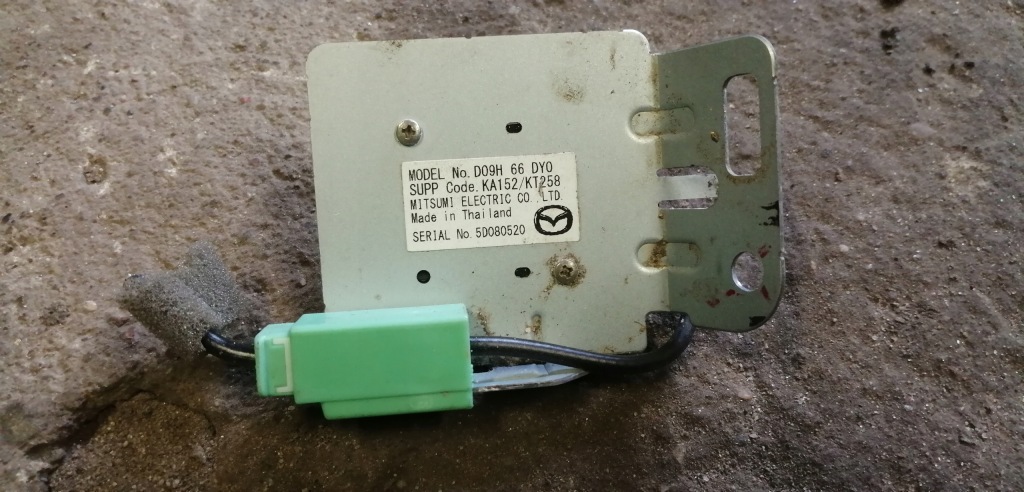 фото №1, Mazda 2 dj 15- модуль антенны gps d09h66dy0