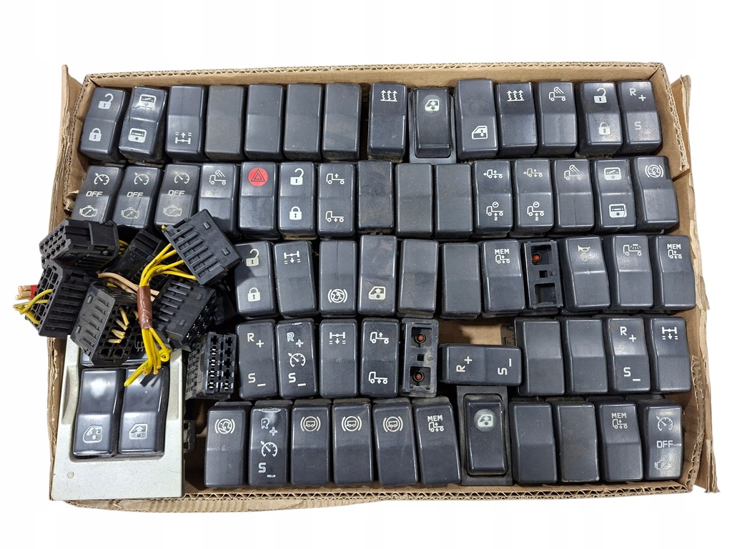 фото №1, Перемикач вимикач клавіша renault premium dxi