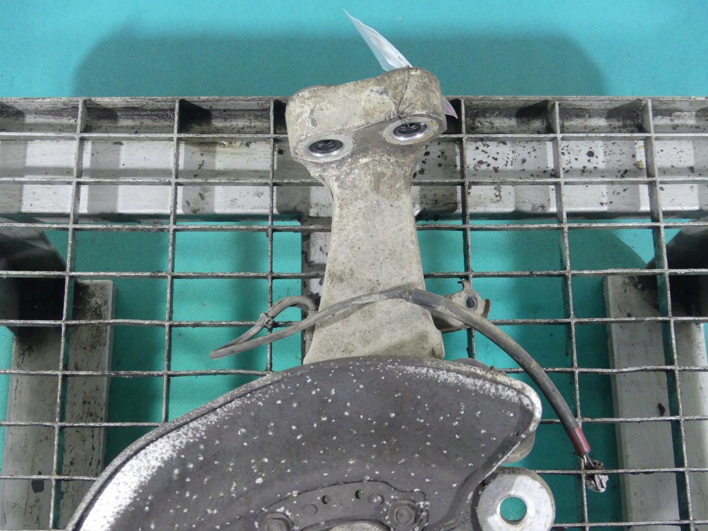 Поворотний кулак ліва ступиця перед lexus ls iv ls600h Ціна