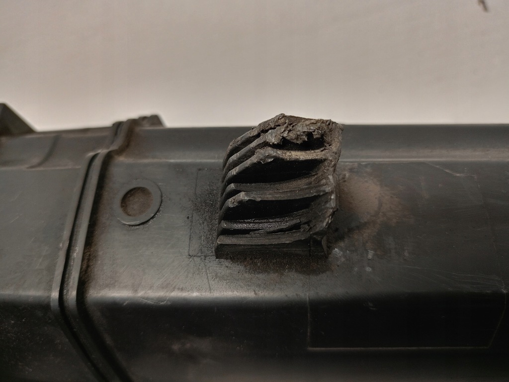 фото №8, Резонатор воздуха 9683339380 citroen ds3 1.6 vti