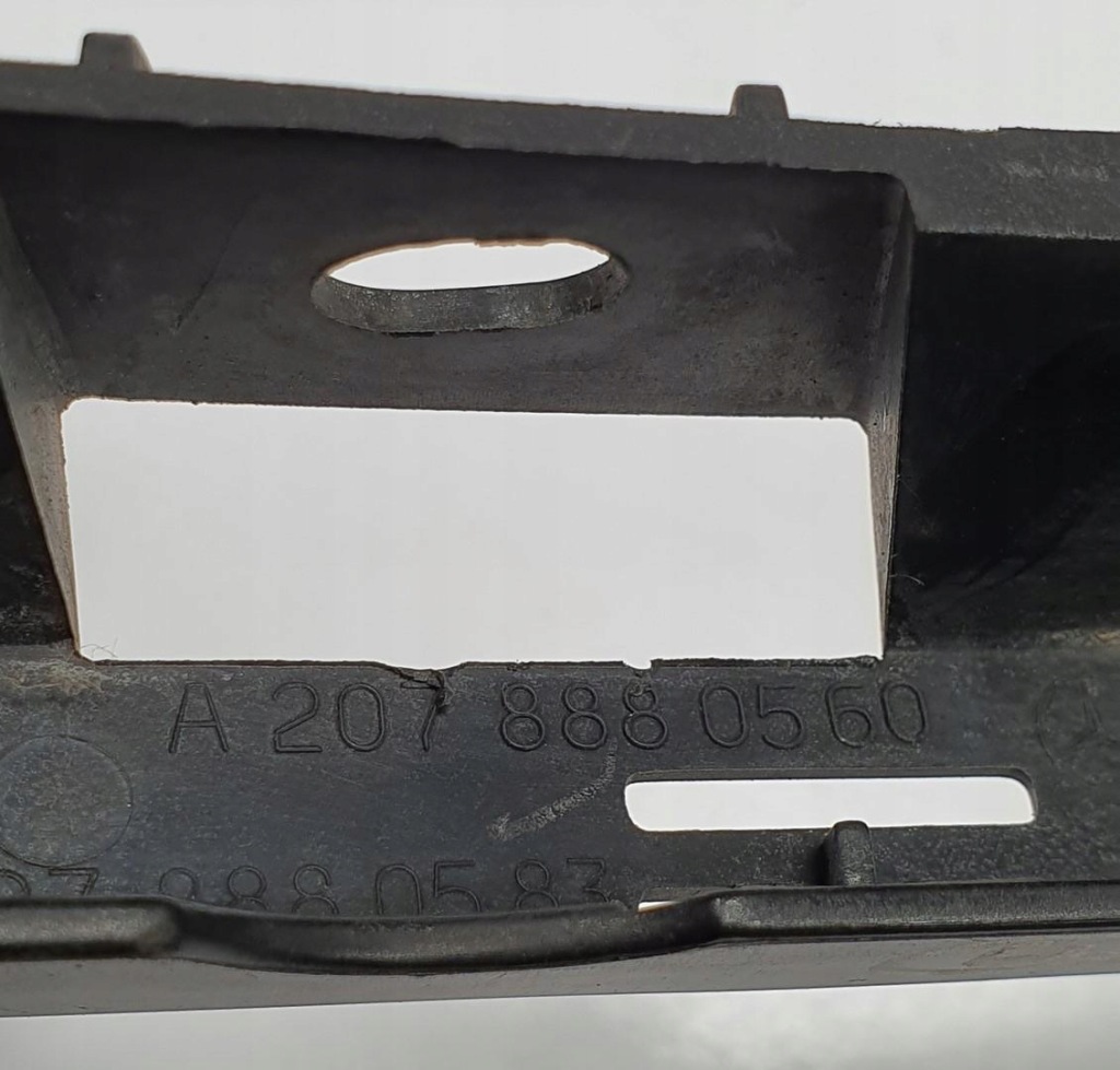 Молдинг решітка решітка mercedes w207 a2078880560 Недорого