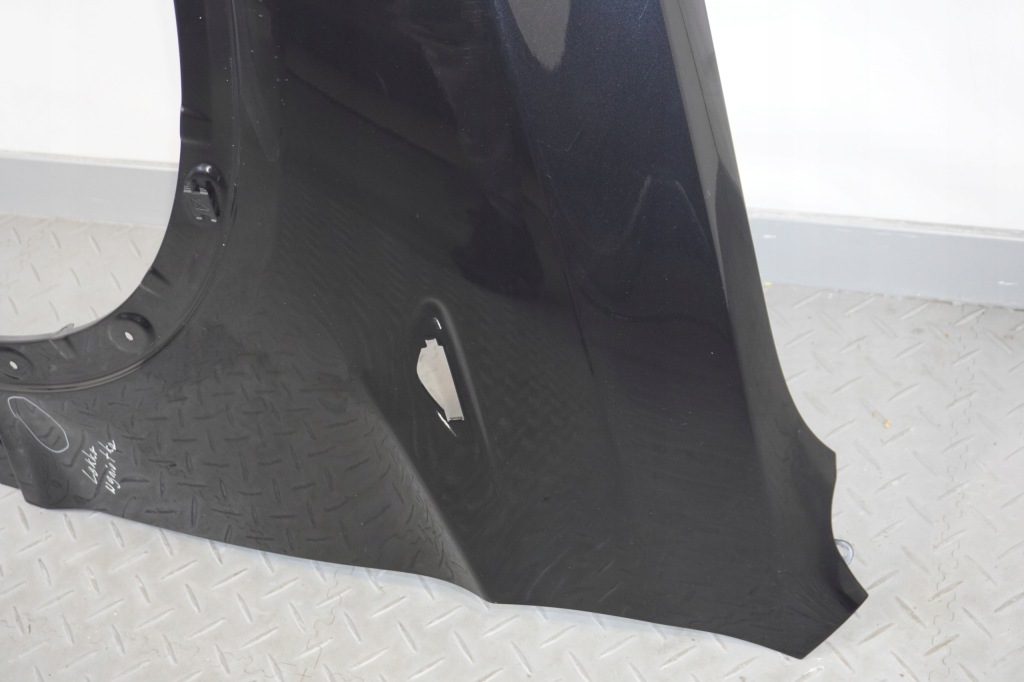 Крыло  левая сторона bmw f25 f26 475 Оригинал