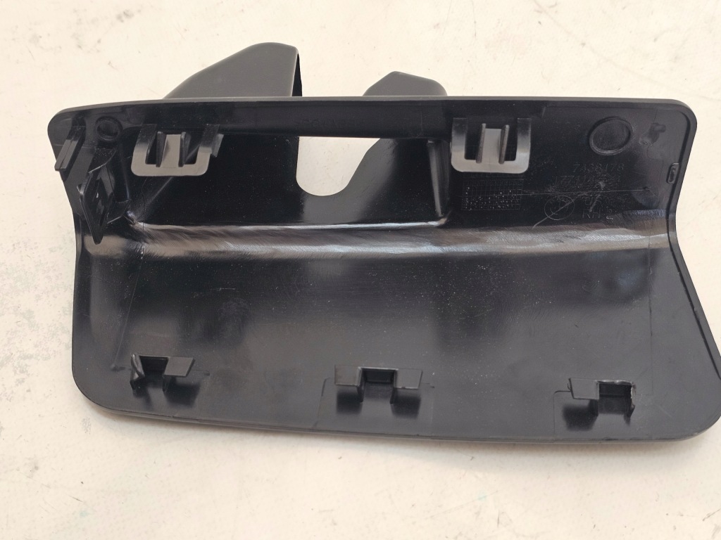 Bmw x5 g05 19- накладка замка багажника ліва права 7438177 америка Доставка