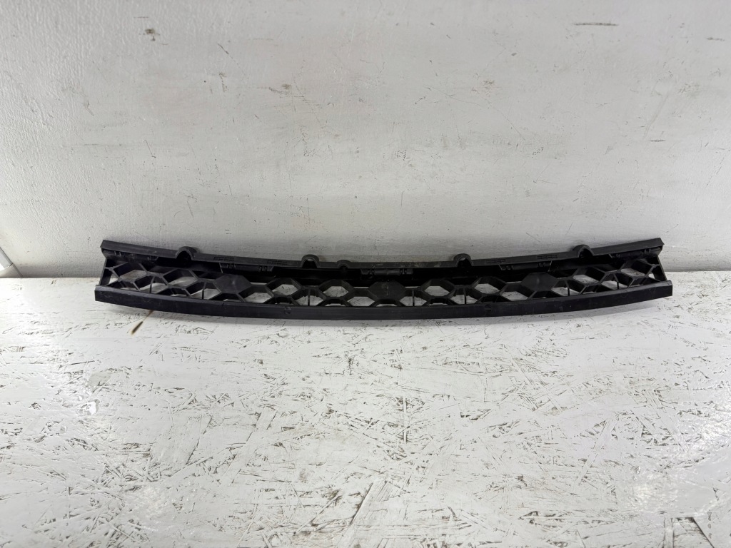 фото №1, Напрямна бампера задня середній volvo s60 iii 18-