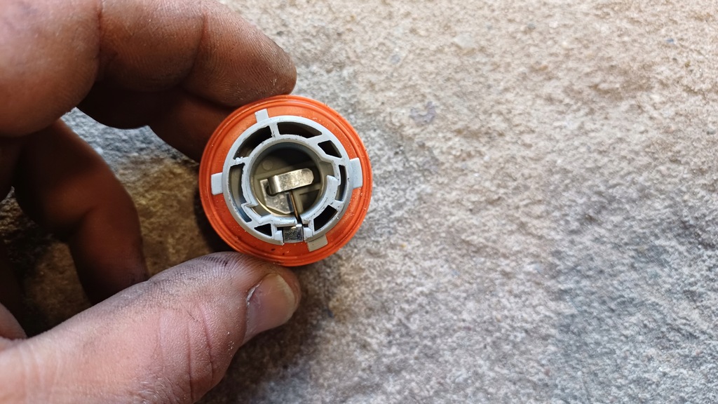 фото №2, Kia stonic цоколь лампочка