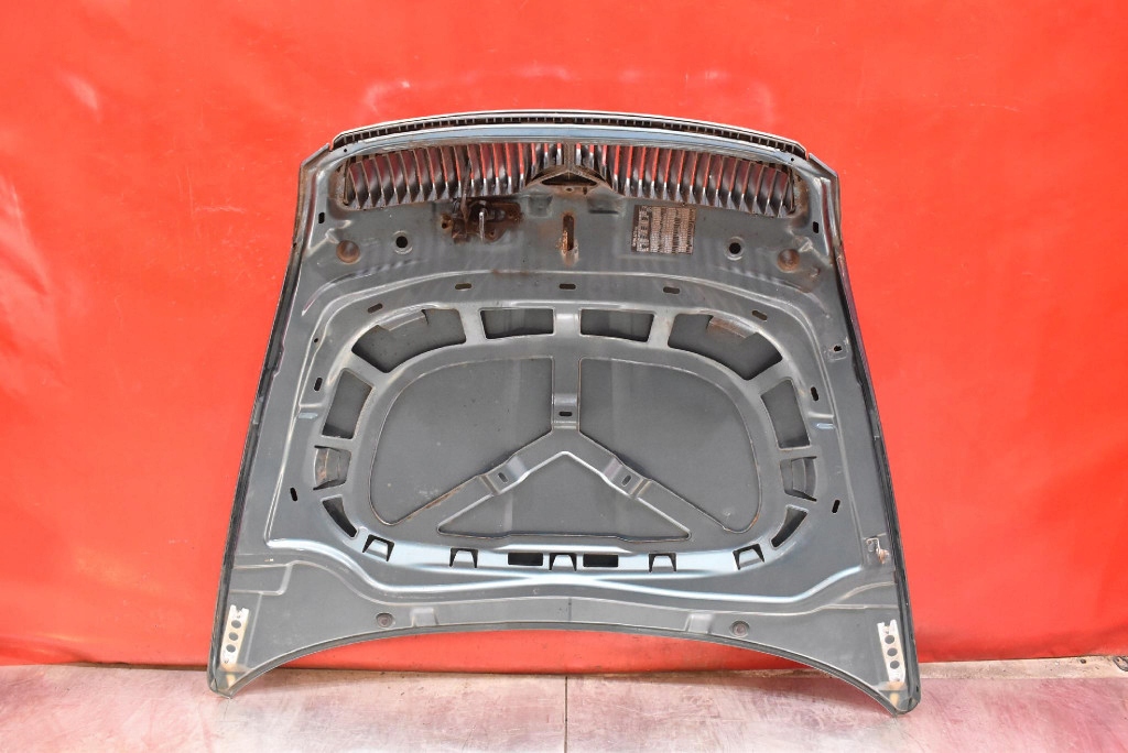 Капот кришка двигуна lf8d skoda octavia 2 2 04-08 Недорого