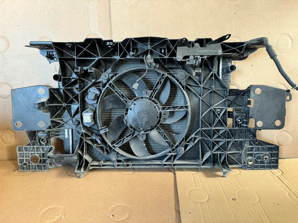 фото №2, Pas передний радиатор renault fluence ze