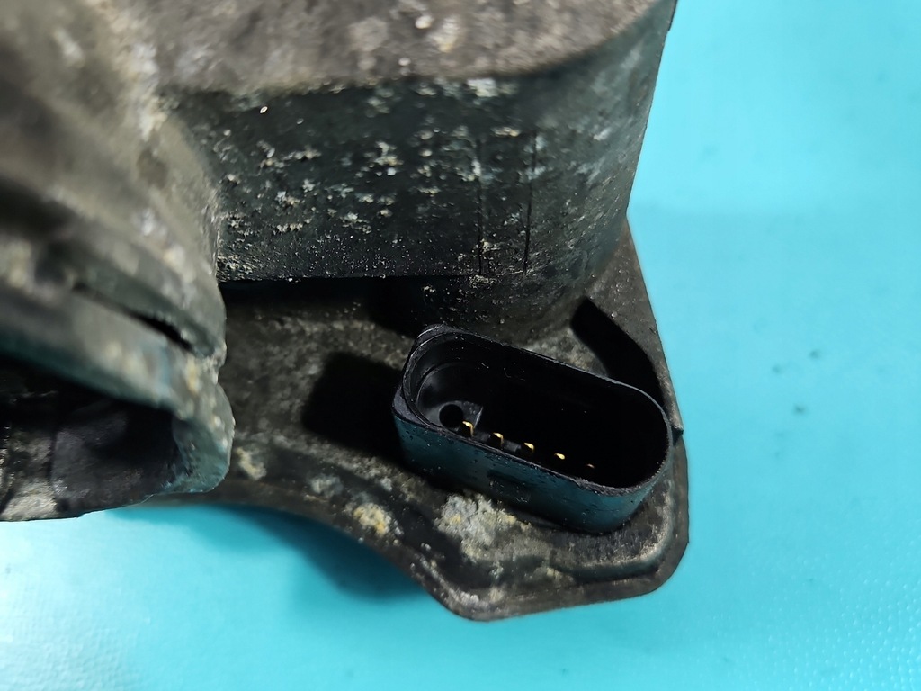 фото №6, Дросельна заслінка vw touran i 2.0 tdi