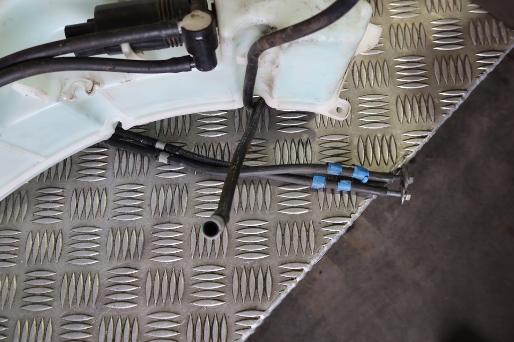 фото №8, Бак омывателя range rover vogue cpla17b613ah