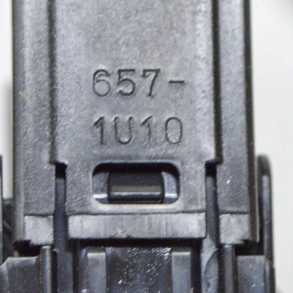 фото №6, Suzuki sx4 s-cross 2017 кнопка открывания крышки багажника