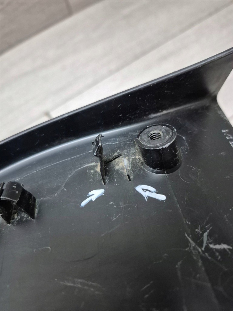 13100. cayenne захист багажника права 9y3827410 в Україні