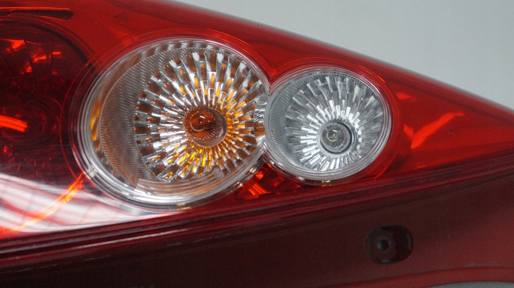 фото №11, Лампа задняя левая mazda 5