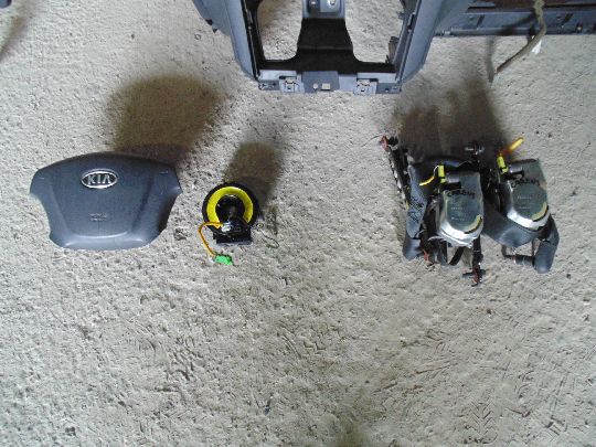 фото №2, Приборная панель консоль подушки безопасности kia carens iii 2008 rok.