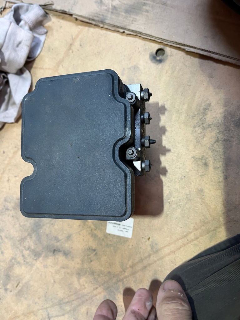 фото №1, Насос abs mercedes sprinter 18-24 a9079008104