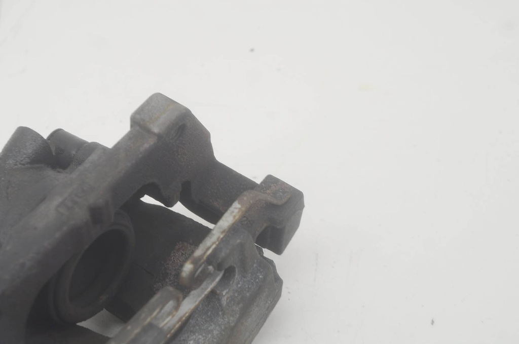 фото №4, Fg210 volvo s90 v90 2.0d суппорт правый перед